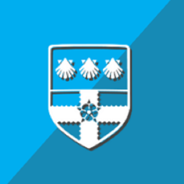 University of Reading crest in white on a blue background.