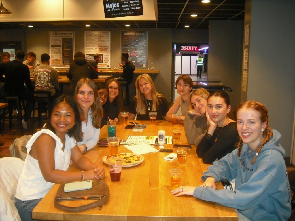 Chris and her flatmates at Mojos bar in Reading Students' Union.